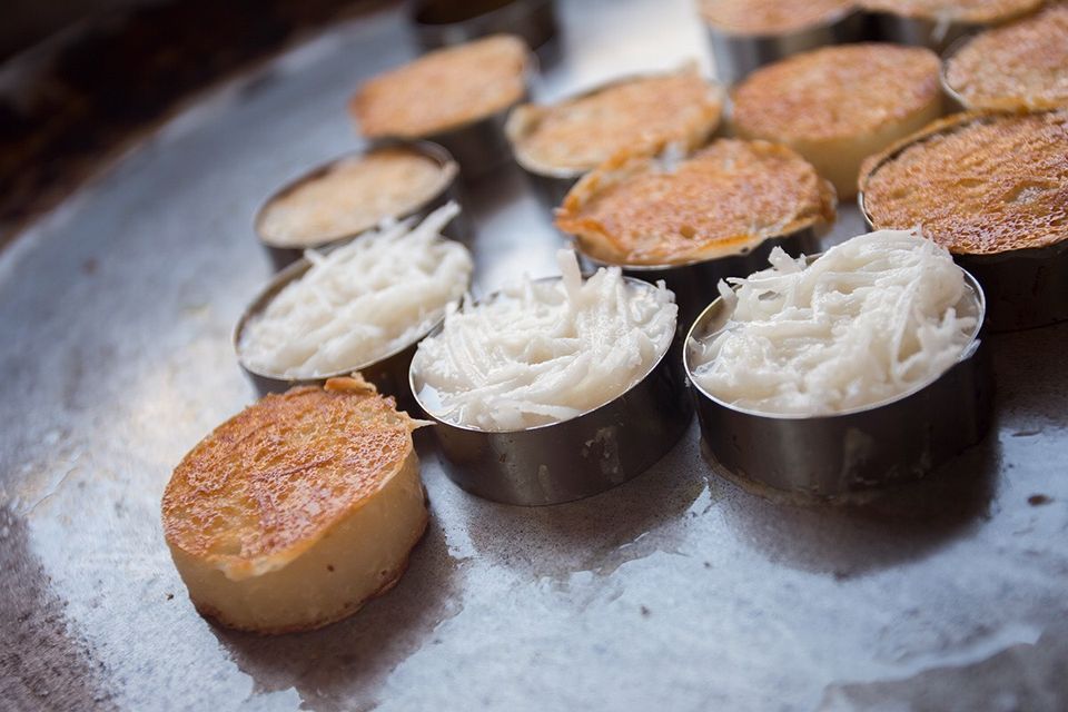 learn-how-to-make-authentic-thai-coconut-pancakes-koh-yao